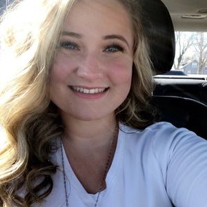 Meet your Posher, Kelly